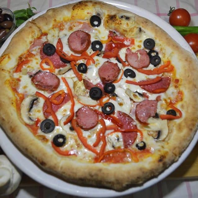 Pizza cu de toate