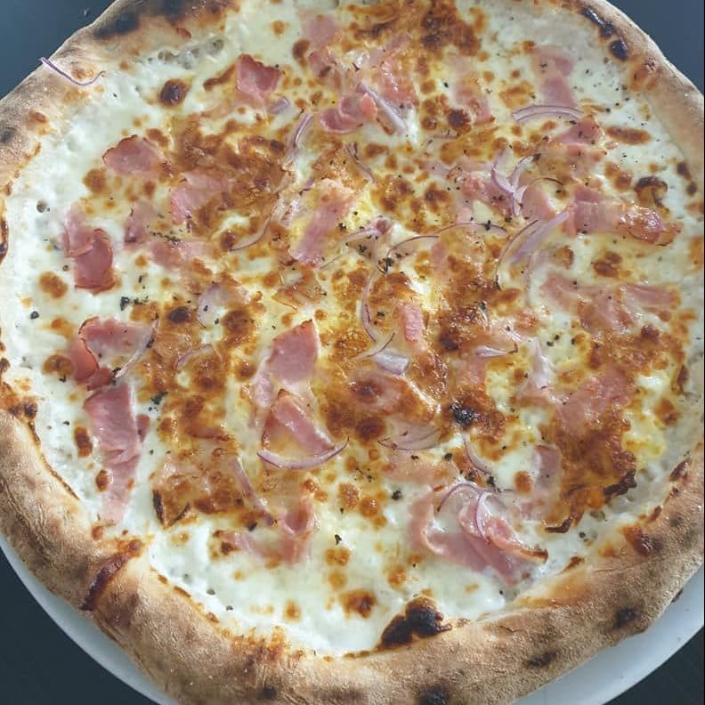 Pizza carbonara