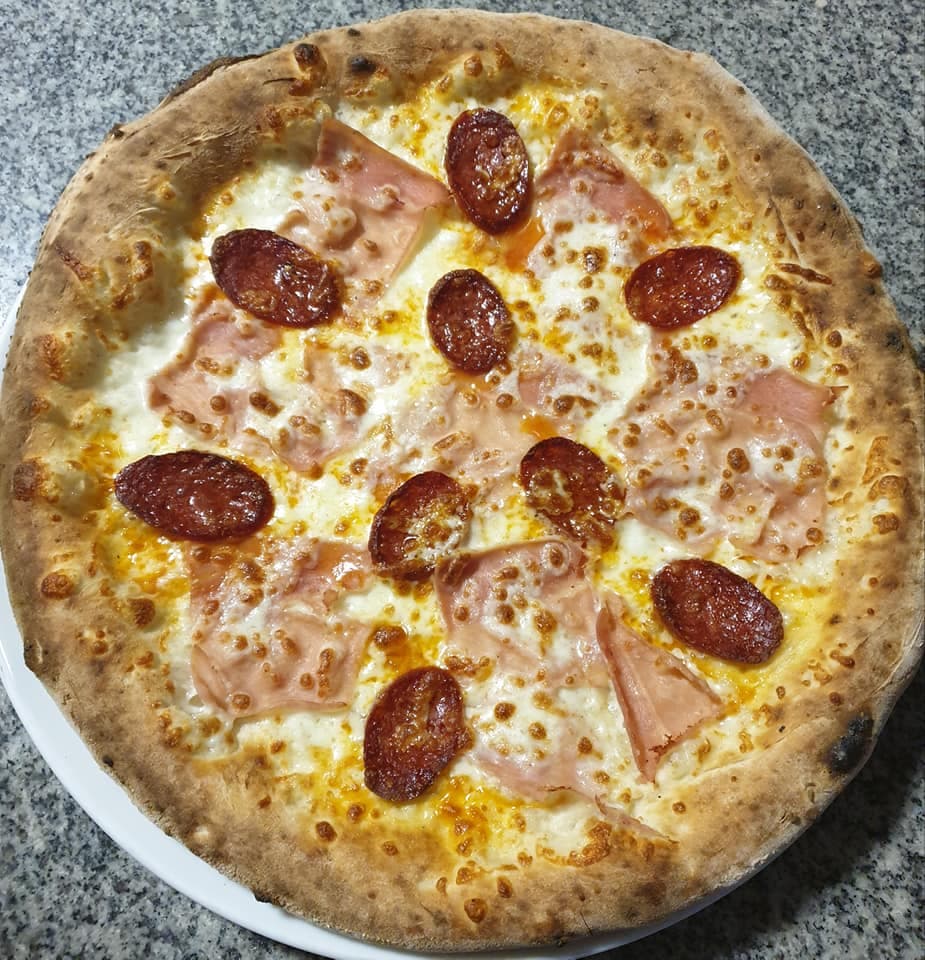 Pizza salsicha picante